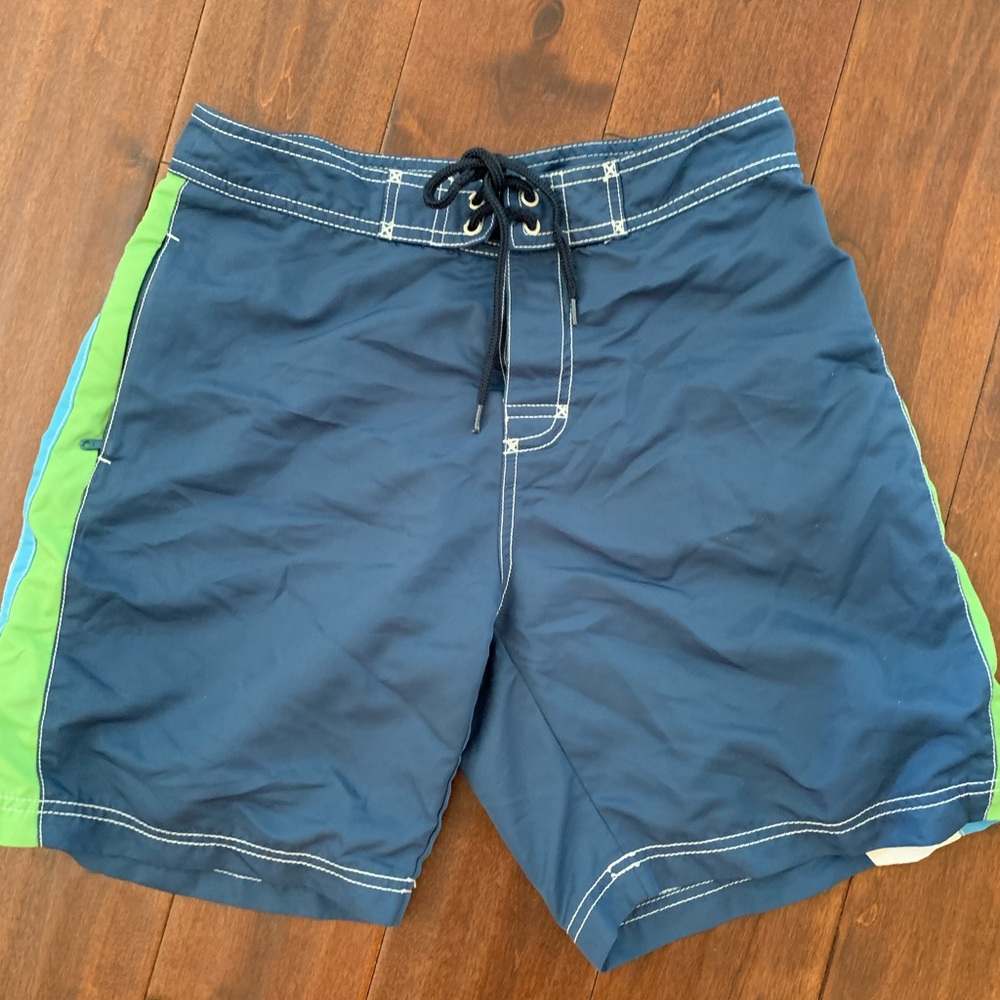 Vineyard Vines boys swim trunks size large